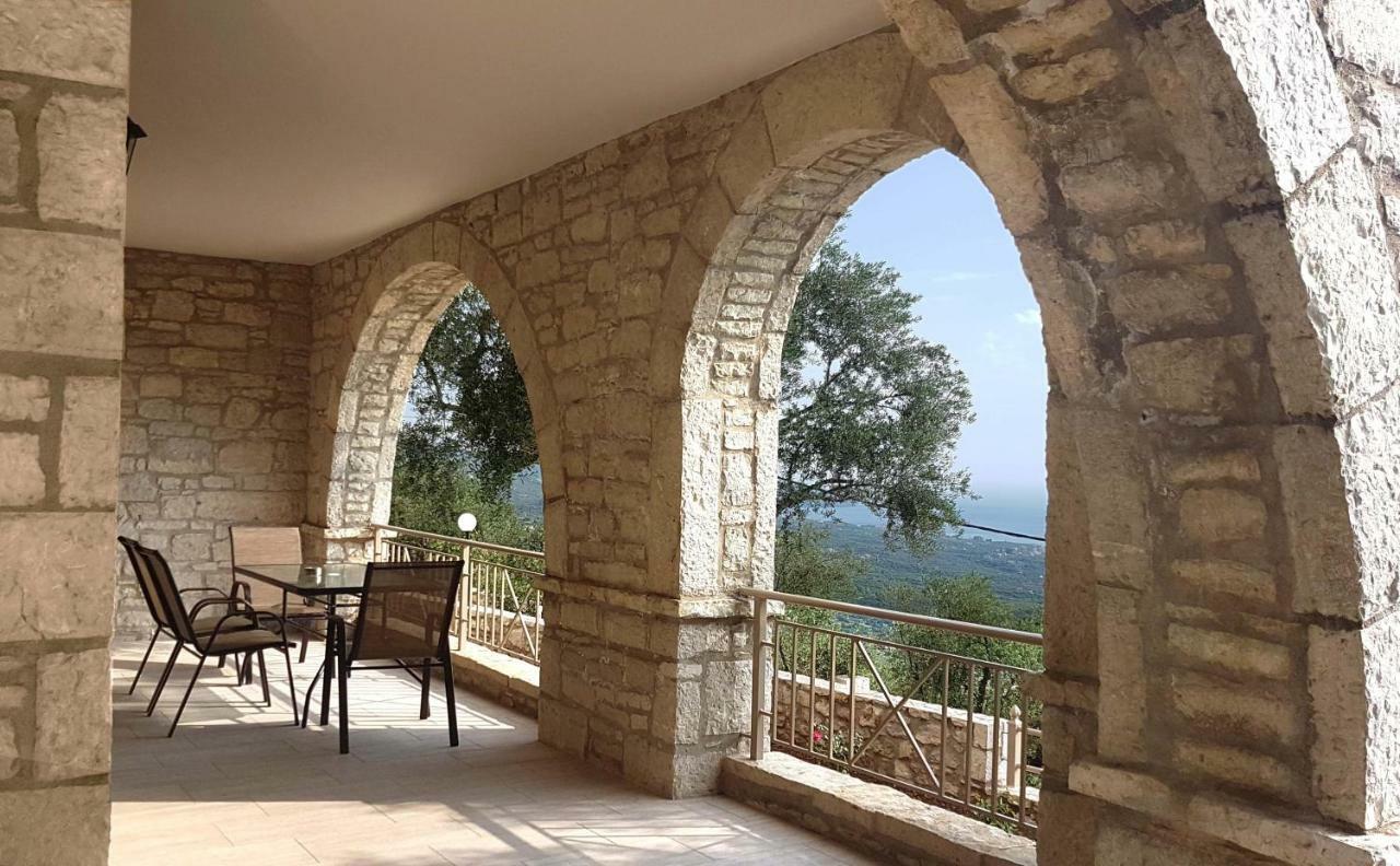 Olive Stonehouses Каламата Екстериор снимка