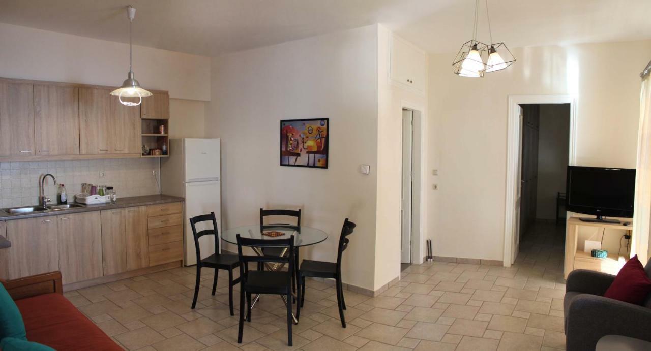 Olive Stonehouses Каламата Екстериор снимка