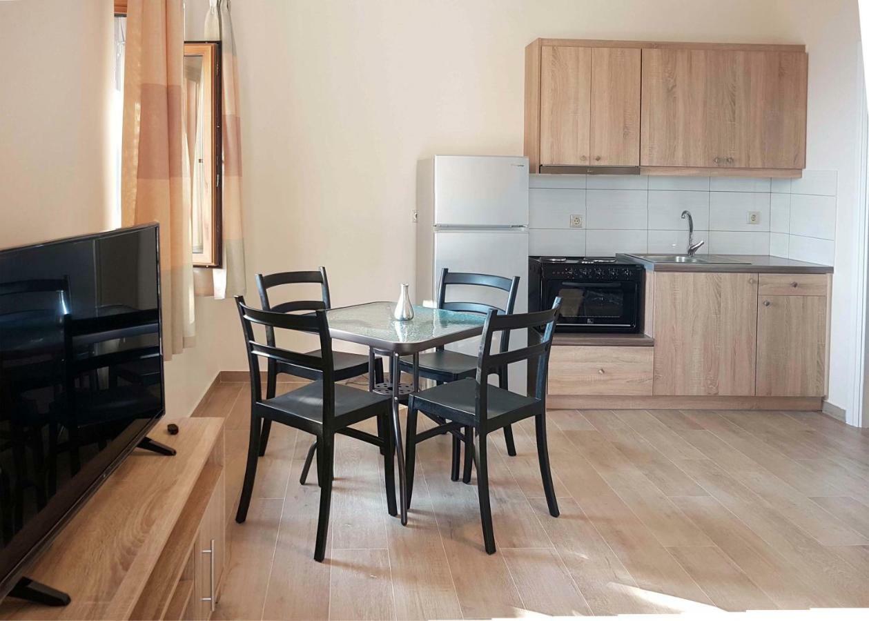 Olive Stonehouses Каламата Екстериор снимка